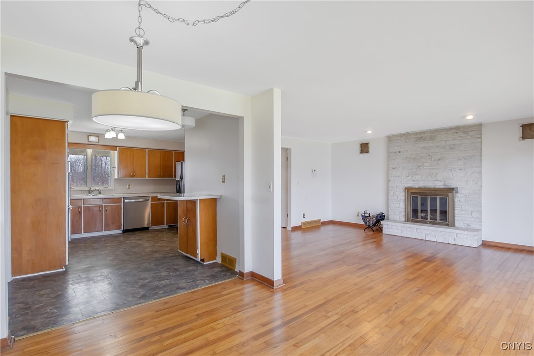4407 Riviera Drive, Clay, New York image 9