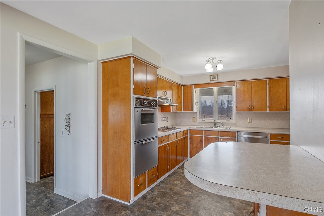 4407 Riviera Drive, Clay, New York image 11