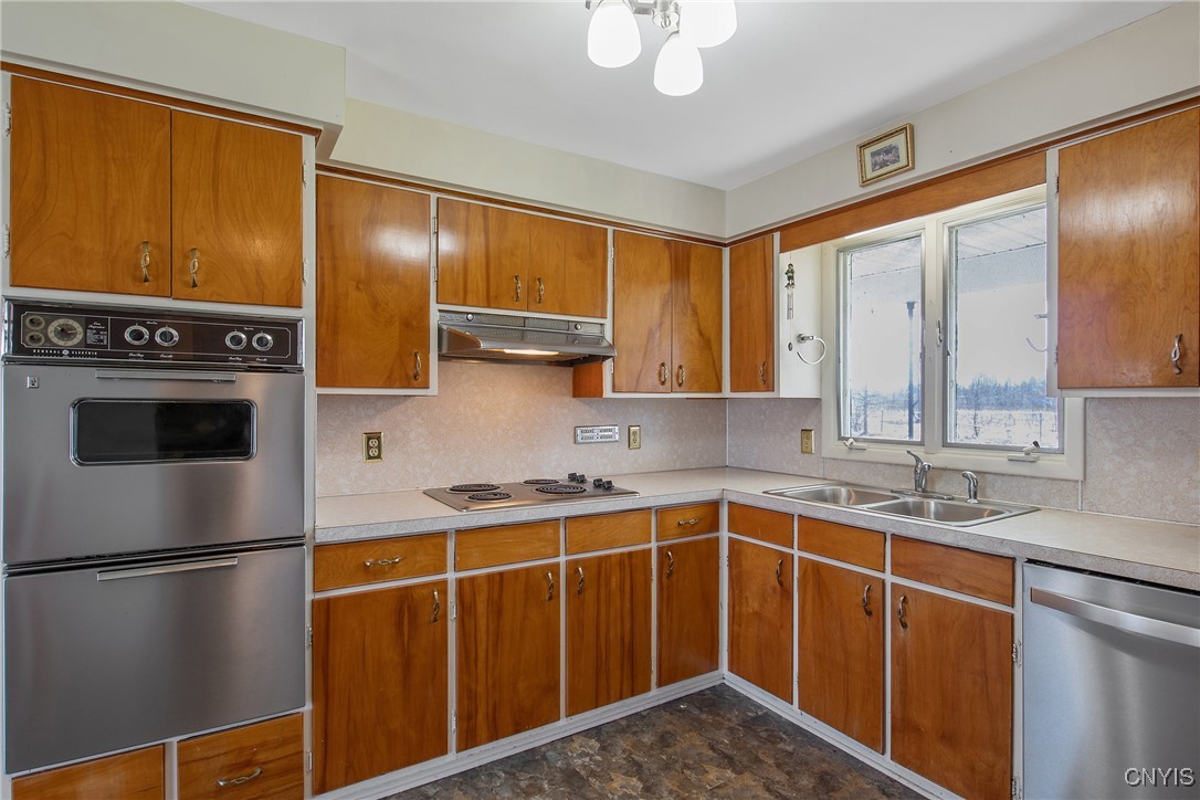 4407 Riviera Drive, Clay, New York image 16