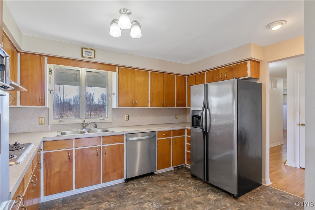 4407 Riviera Drive, Clay, New York image 12