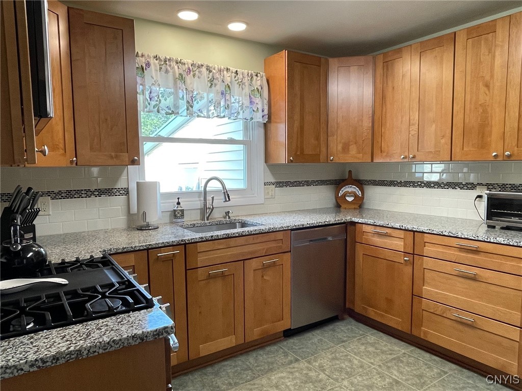 3840 W 11th Street, Vernon, New York image 13
