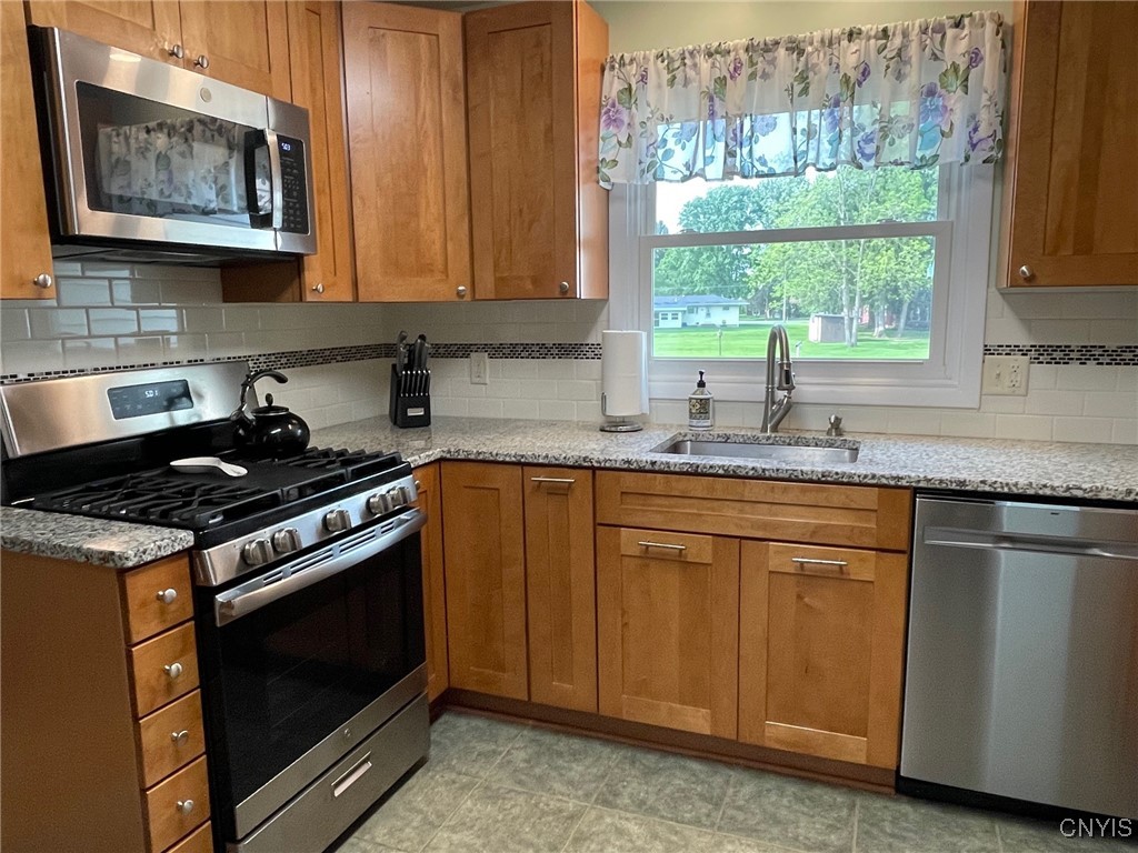3840 W 11th Street, Vernon, New York image 14
