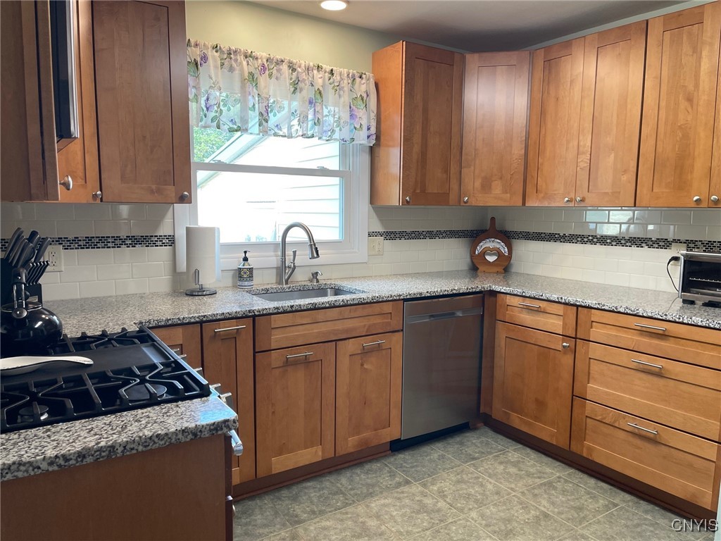 3840 W 11th Street, Vernon, New York image 16