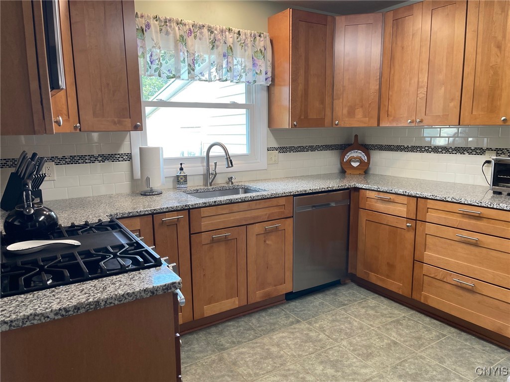 3840 W 11th Street, Vernon, New York image 18