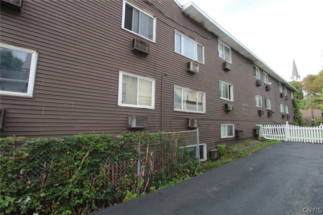 304 Court & Alvord Street N