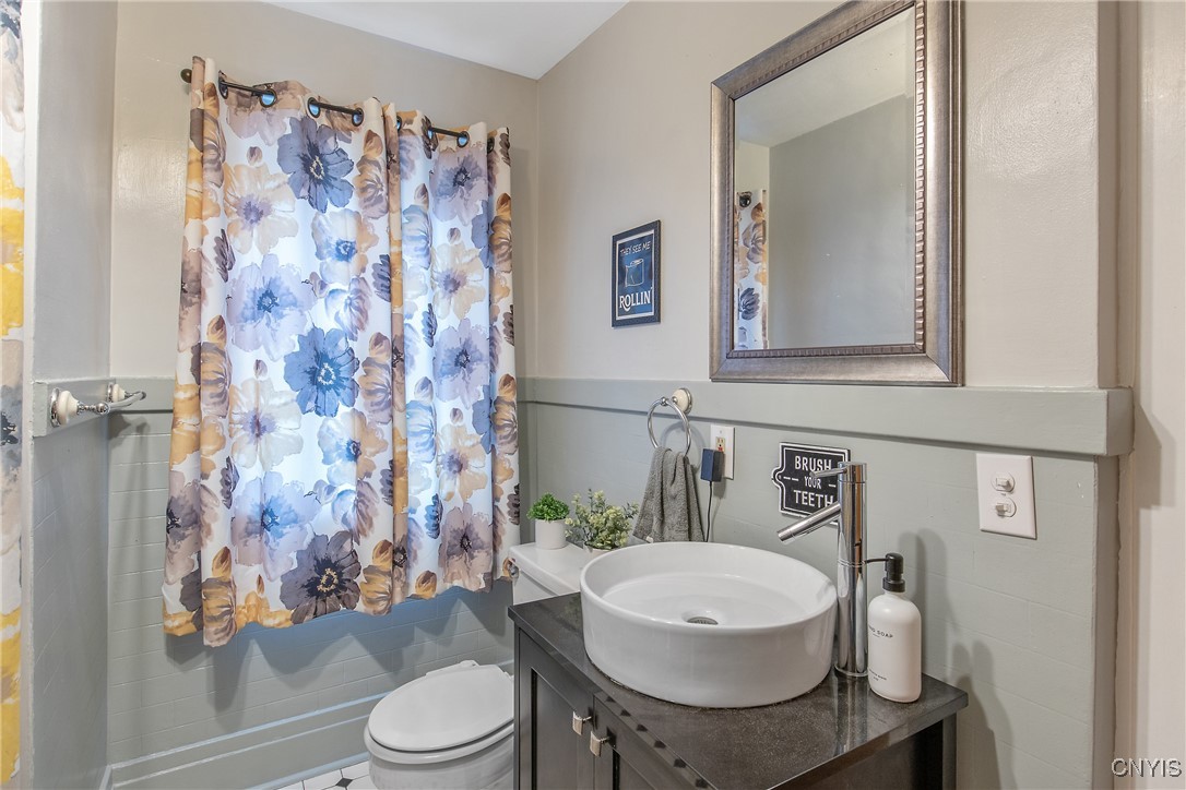 135 E Warrington Road, Syracuse, New York image 20