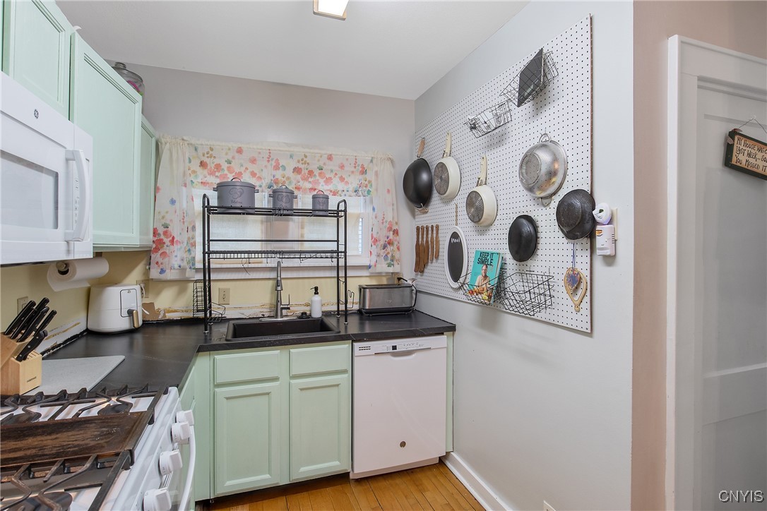 135 E Warrington Road, Syracuse, New York image 12