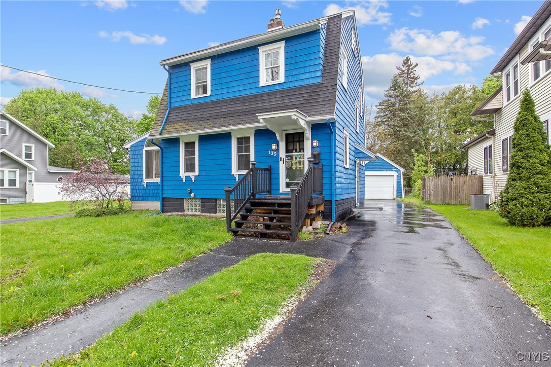 135 E Warrington Road, Syracuse, New York image 1