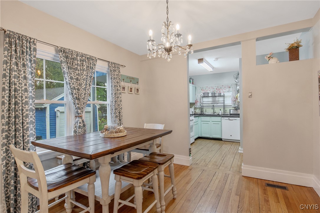 135 E Warrington Road, Syracuse, New York image 7
