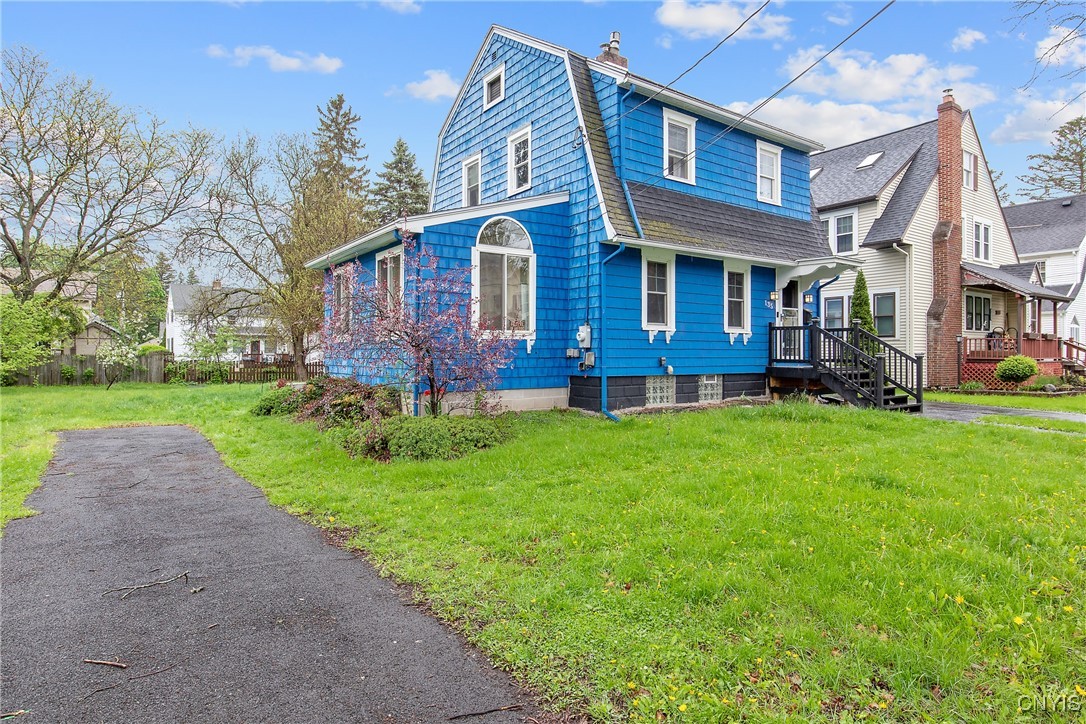 135 E Warrington Road, Syracuse, New York image 2
