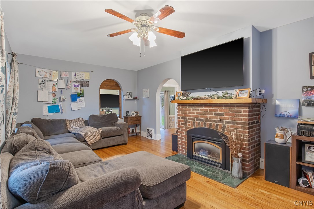 135 E Warrington Road, Syracuse, New York image 3
