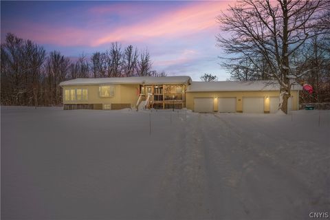 18 Biddlecum Road Pennellville NY 13132