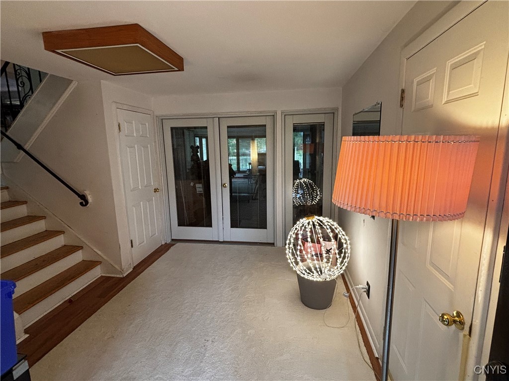 7650 Commodore Circle, Clay, New York image 2