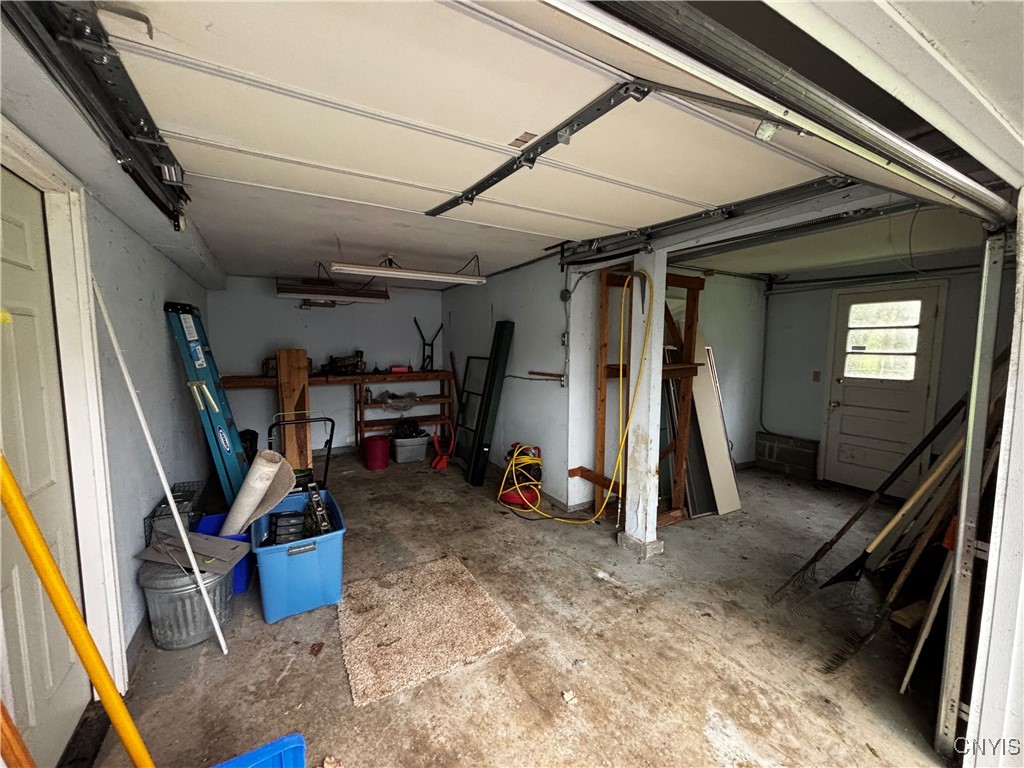 7650 Commodore Circle, Clay, New York image 17