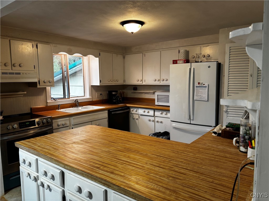 7650 Commodore Circle, Clay, New York image 7
