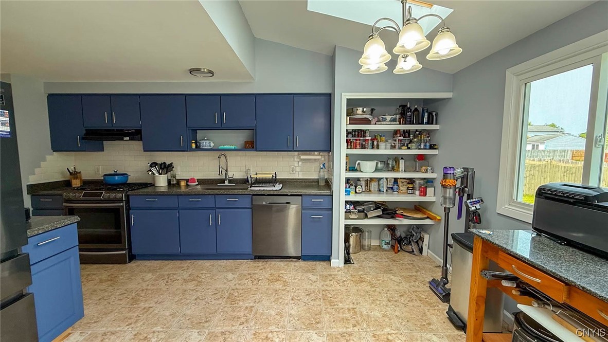 8602 Nazareth Drive, Cicero, New York image 13