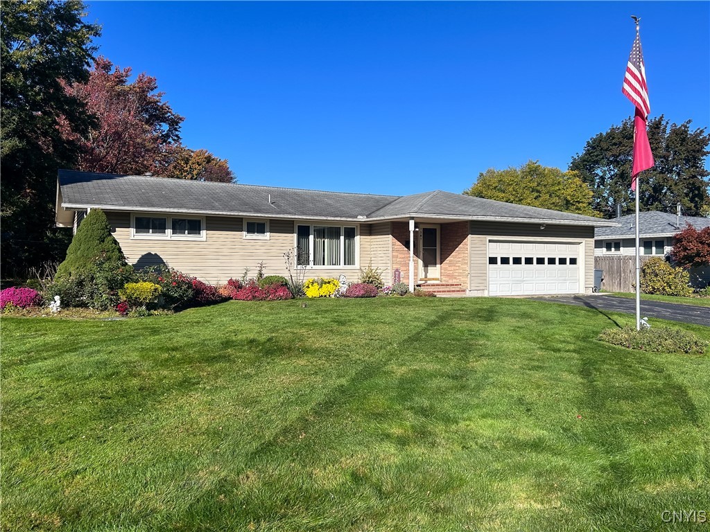 7387 Rosewood Circle, Cicero, New York image 1