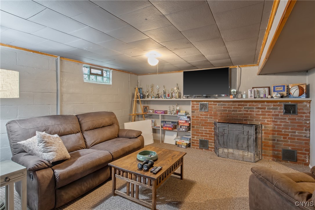 16 Memory Lane, Clay, New York image 35
