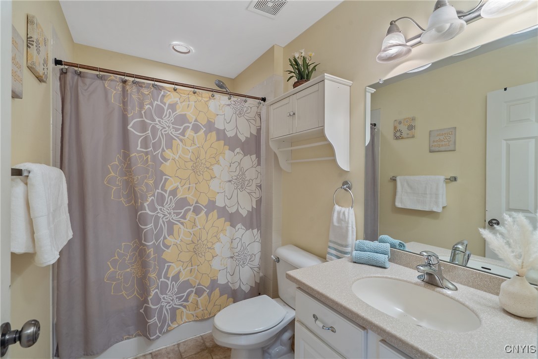8195 Trellis Brook Lane, Clay, New York image 32