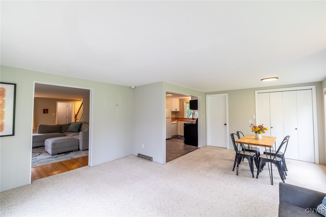 1425 Comstock Avenue, Syracuse, New York image 9