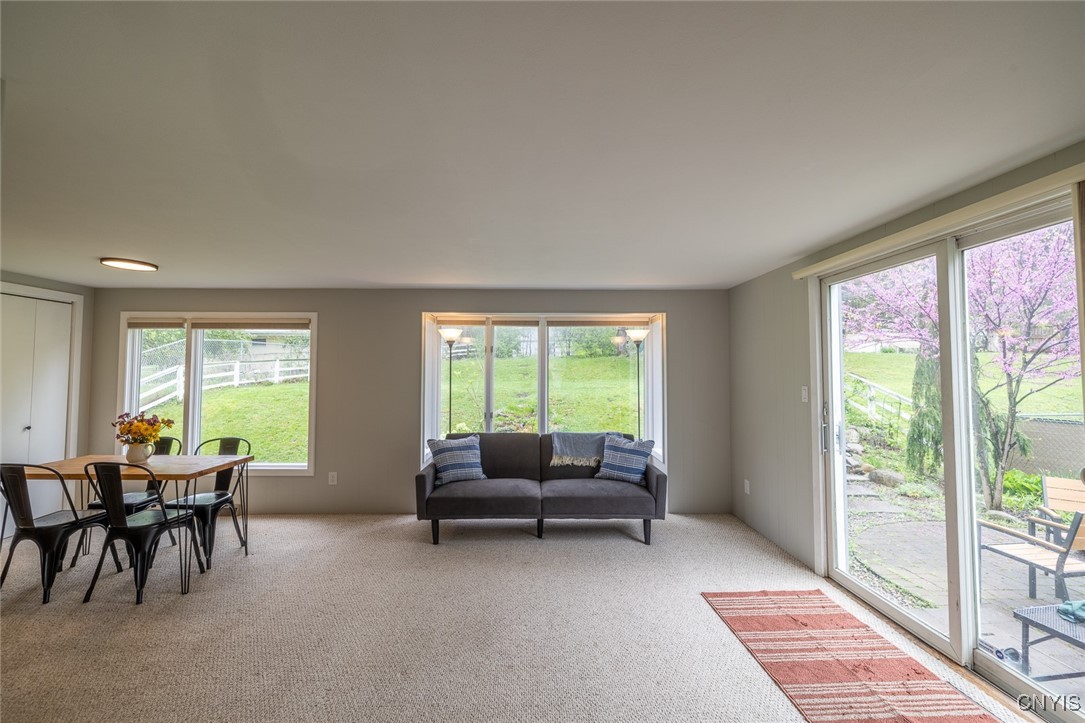 1425 Comstock Avenue, Syracuse, New York image 8
