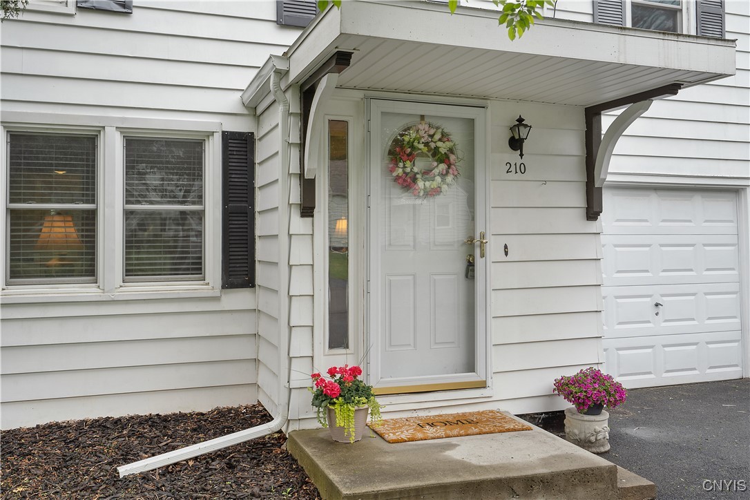 210 Hunt Drive, Manlius, New York image 3