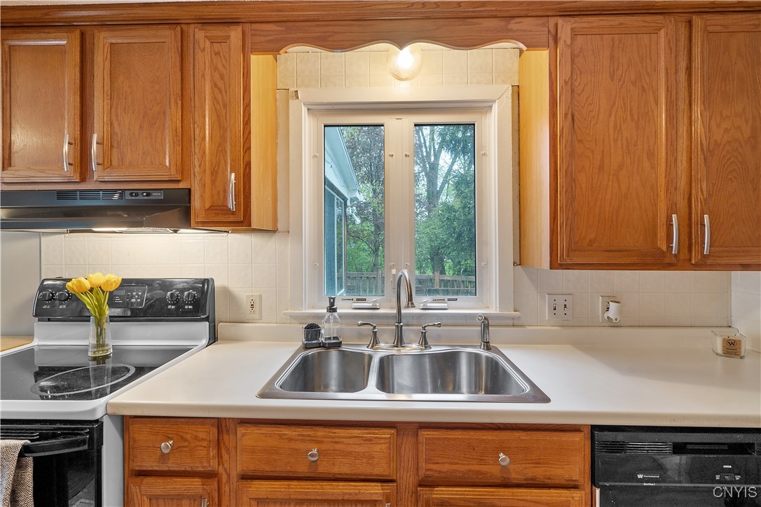 210 Hunt Drive, Manlius, New York image 16