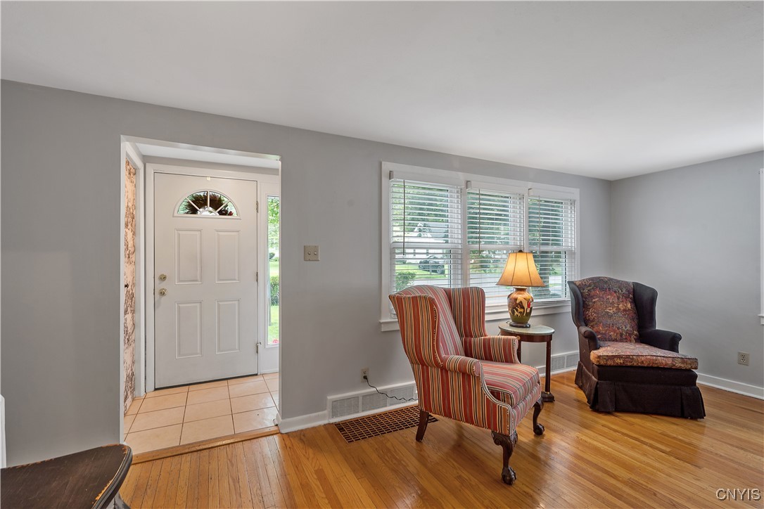 210 Hunt Drive, Manlius, New York image 4