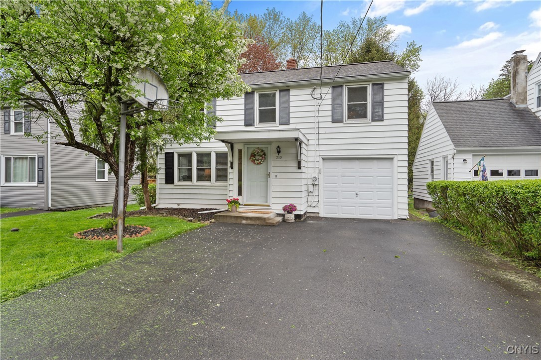 210 Hunt Drive, Manlius, New York image 2