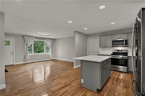 Tiny photo for 3299 Mohawk Street, New Hartford, NY 13413 (MLS # S1691068)