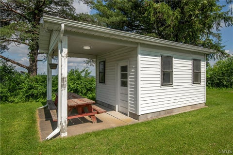 Tiny photo for 3299 Mohawk Street, New Hartford, NY 13413 (MLS # S1691068)