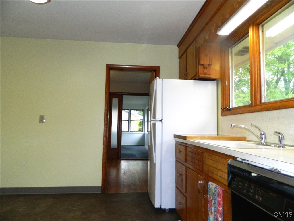 112 Woodmancy Ln Lane, Manlius, New York image 9