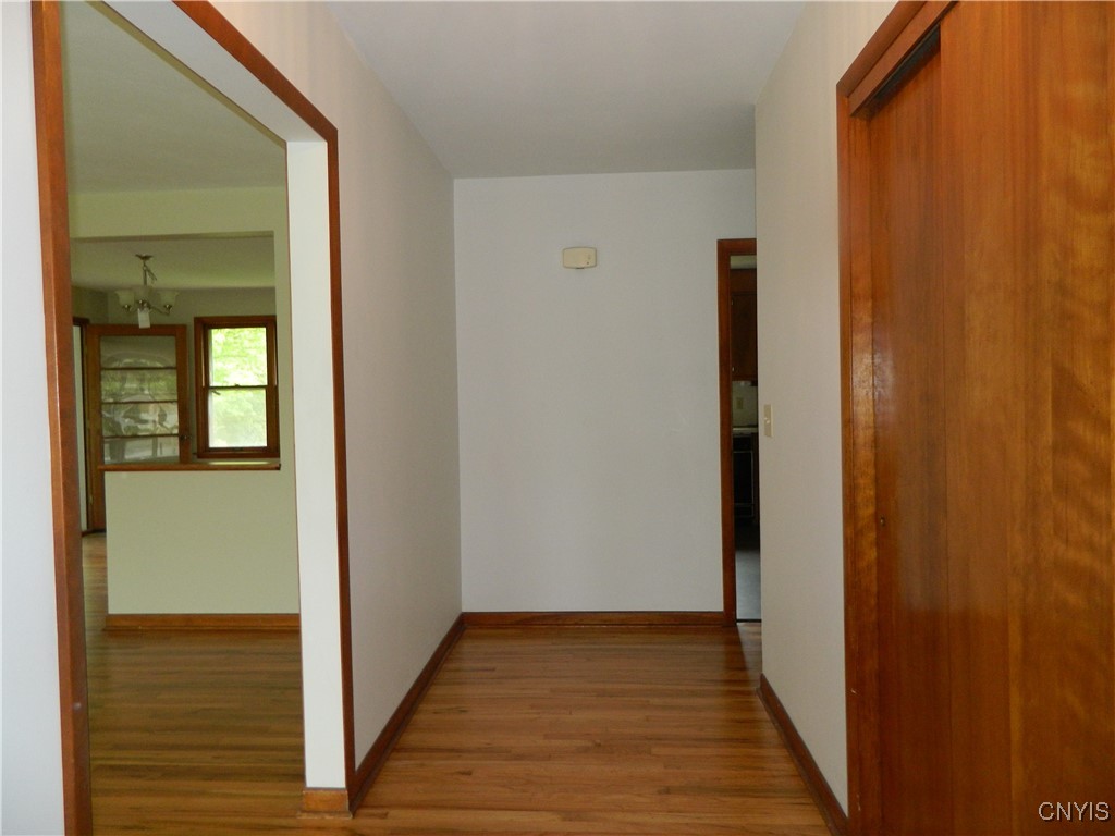 112 Woodmancy Ln Lane, Manlius, New York image 2
