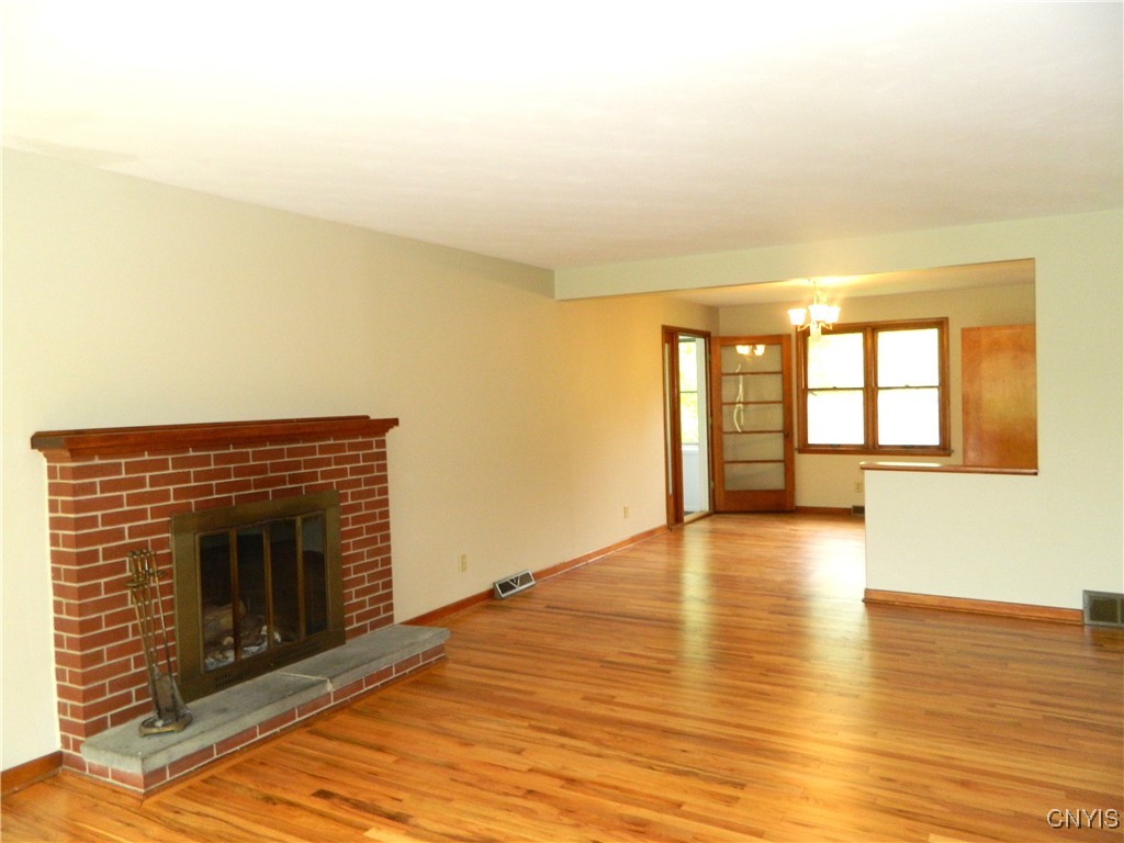 112 Woodmancy Ln Lane, Manlius, New York image 5