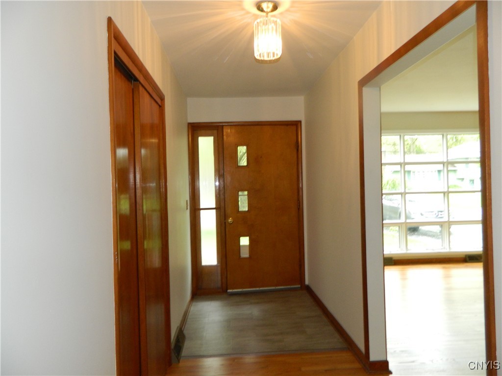 112 Woodmancy Ln Lane, Manlius, New York image 3