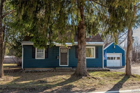 Photo of 50 Wilbur Road, New Hartford, NY 13413 (MLS # S1669951)