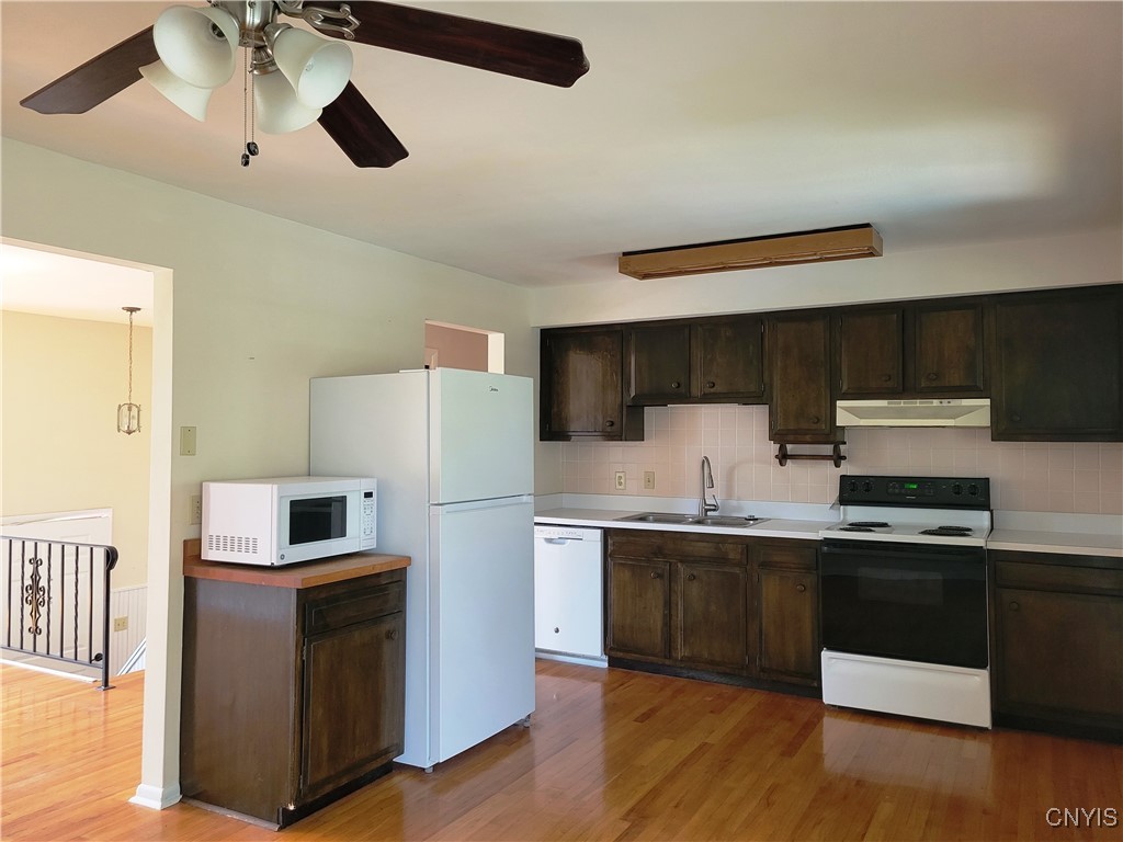 8230 Bitternut Lane, Clay, New York image 13