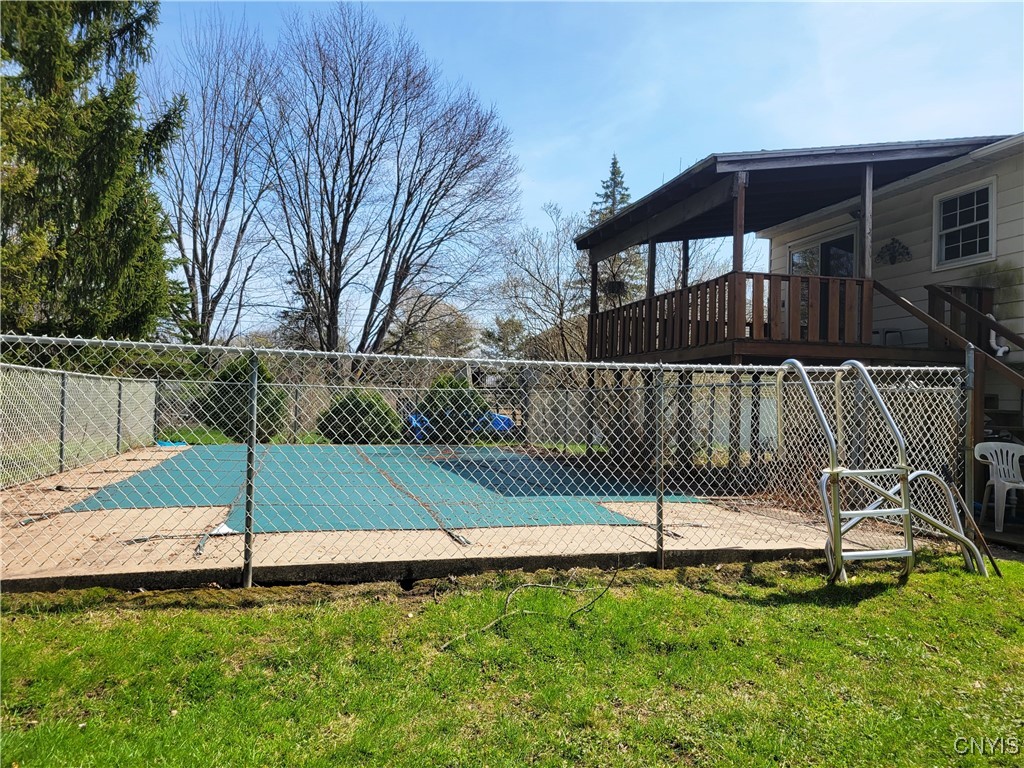 8230 Bitternut Lane, Clay, New York image 34