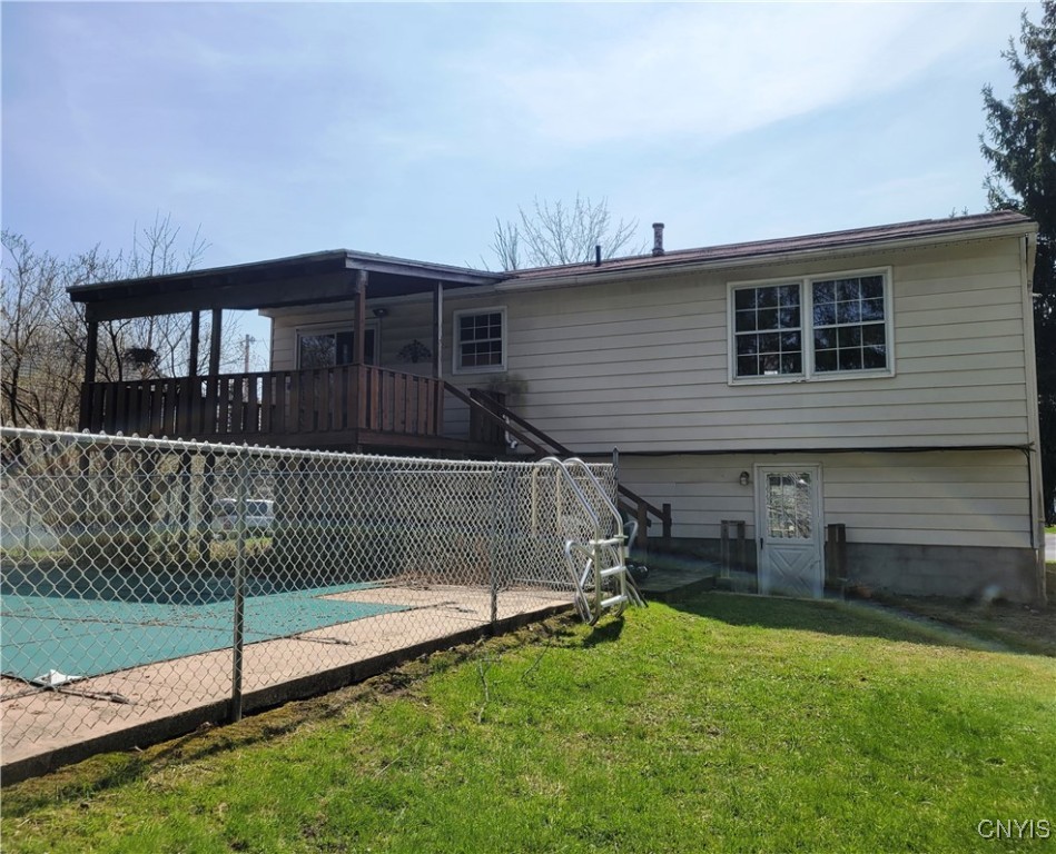 8230 Bitternut Lane, Clay, New York image 33