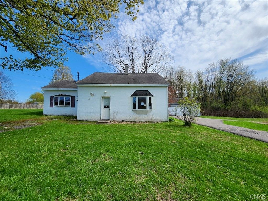 Photo of 4068 Maider Road, Clay, NY 13041 (MLS # S1676295)