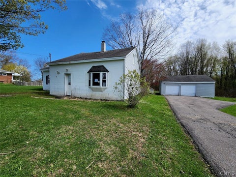 Homes For Sale - 4068 Maider Road<br/> Clay, NY 13041
