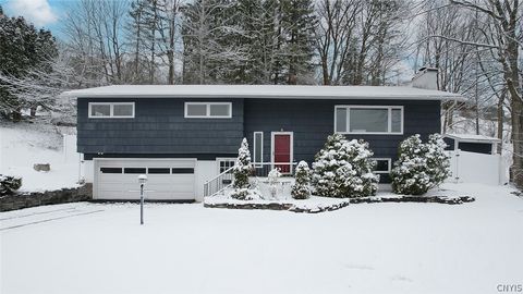 Photo of 104 Ardsley Drive, DeWitt, NY 13214 (MLS # S1667295)
