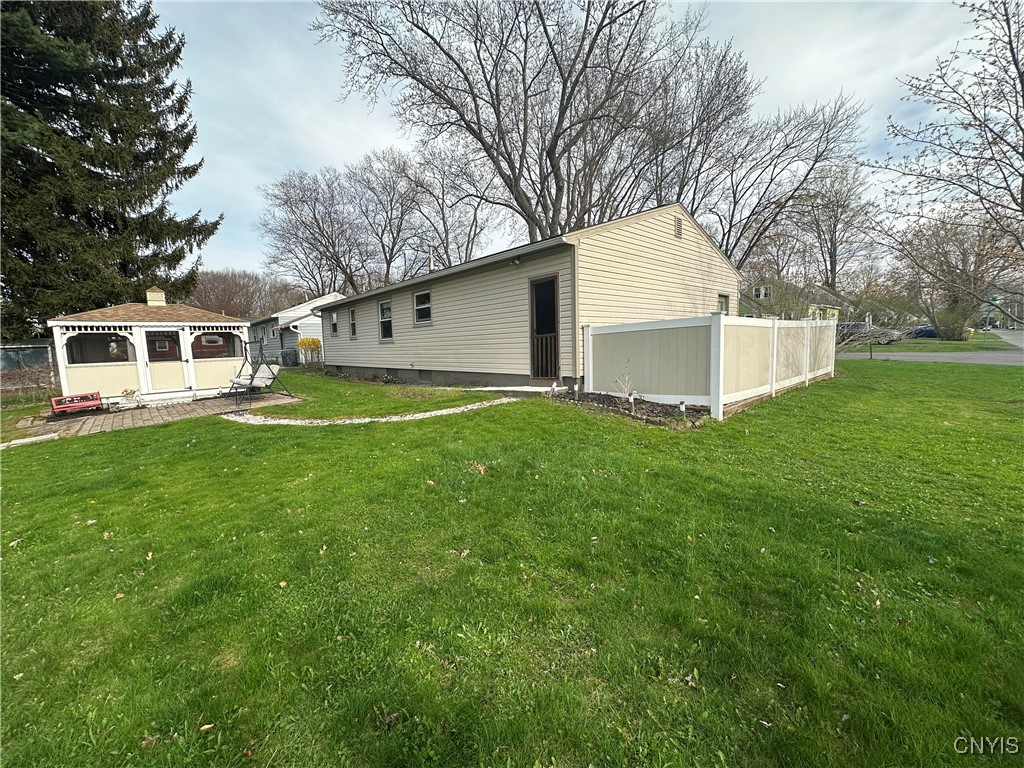98 Hier Avenue, Clay, New York image 31