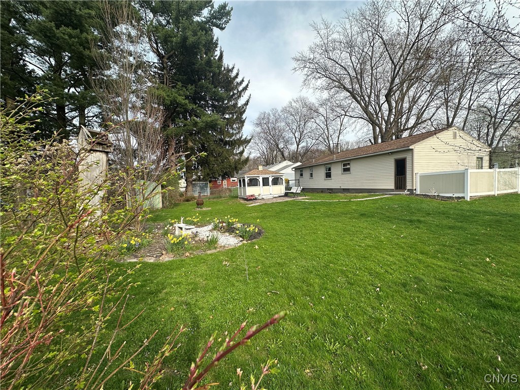 98 Hier Avenue, Clay, New York image 32