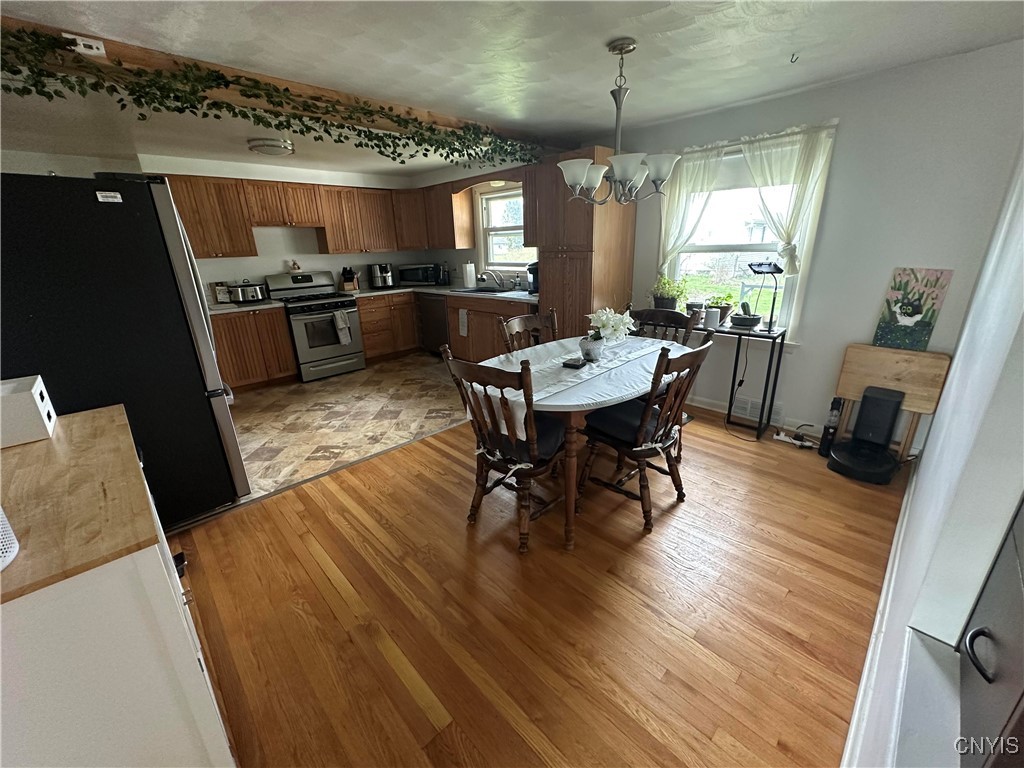 98 Hier Avenue, Clay, New York image 8