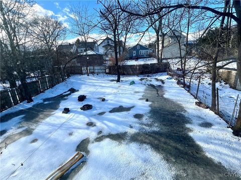 Tiny photo for 626 Fellows Avenue, Syracuse, NY 10249 (MLS # S1657240)