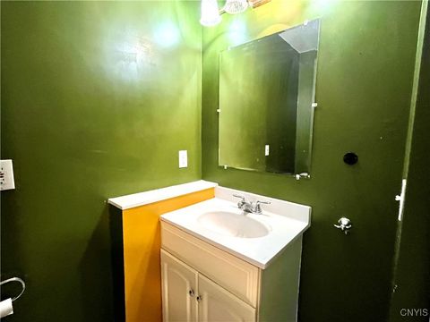 Tiny photo for 626 Fellows Avenue, Syracuse, NY 10249 (MLS # S1657240)