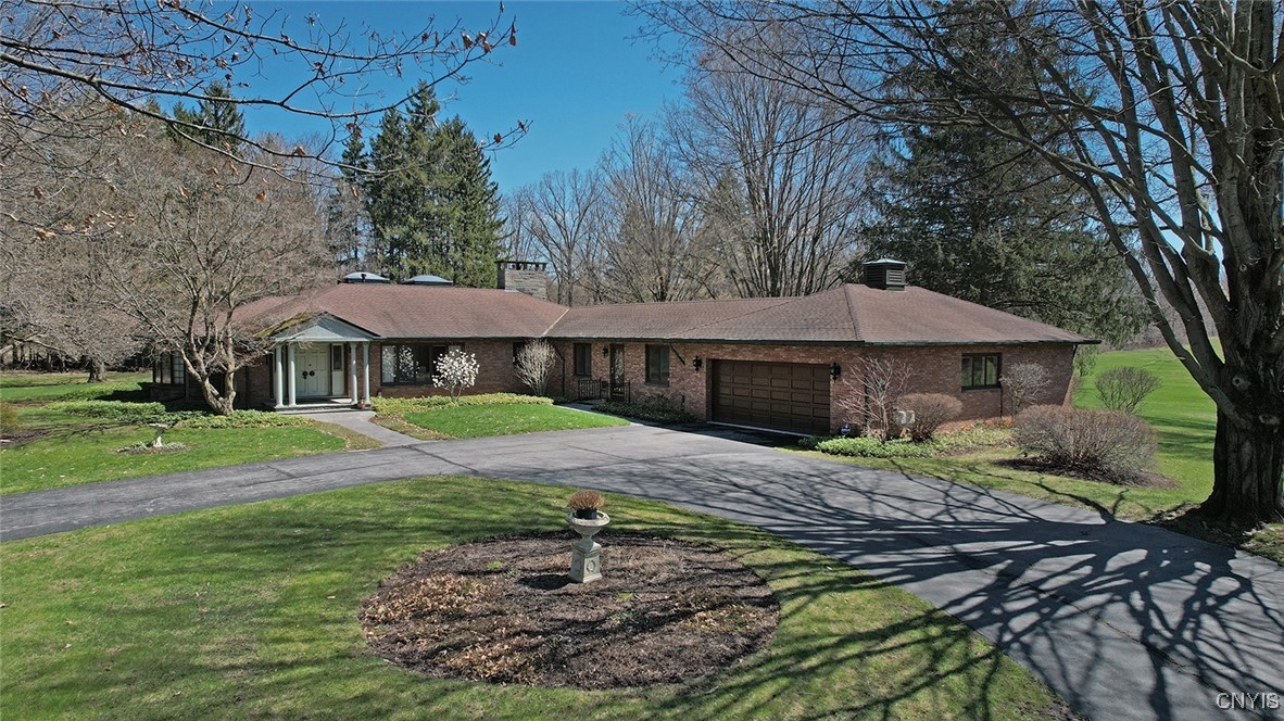 7500 Hunt Lane, Manlius, New York image 1