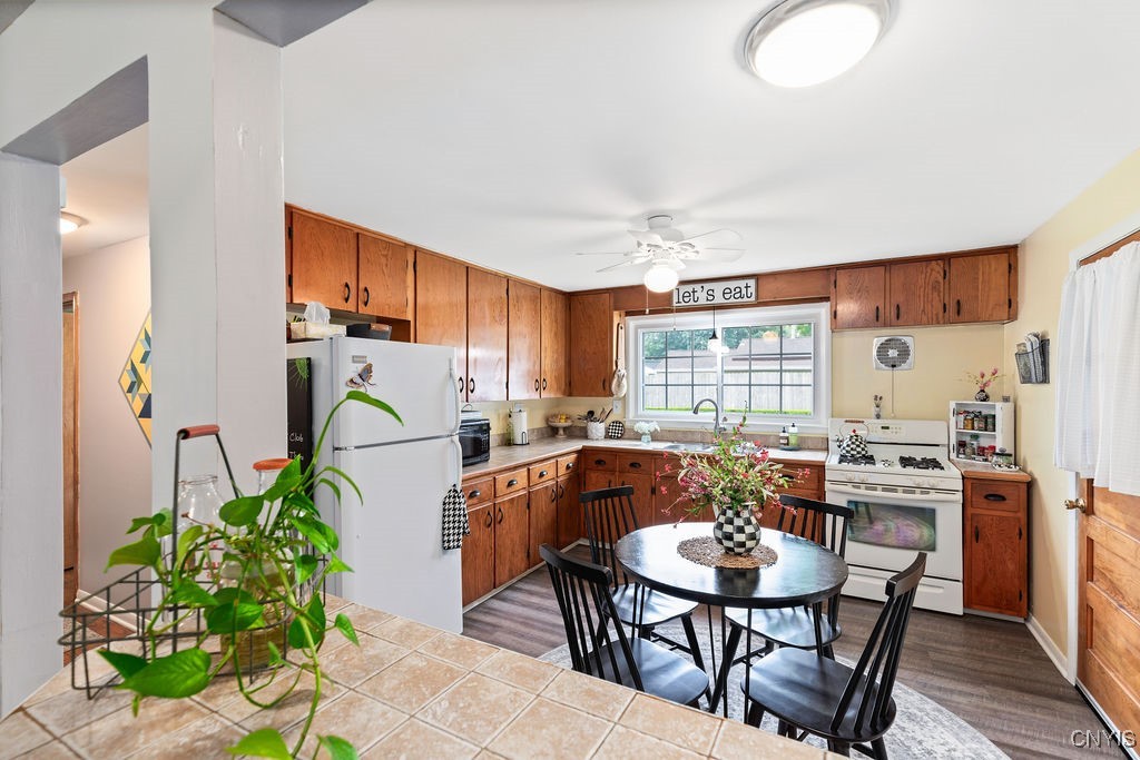 118 Lawdon Street, Clay, New York image 19