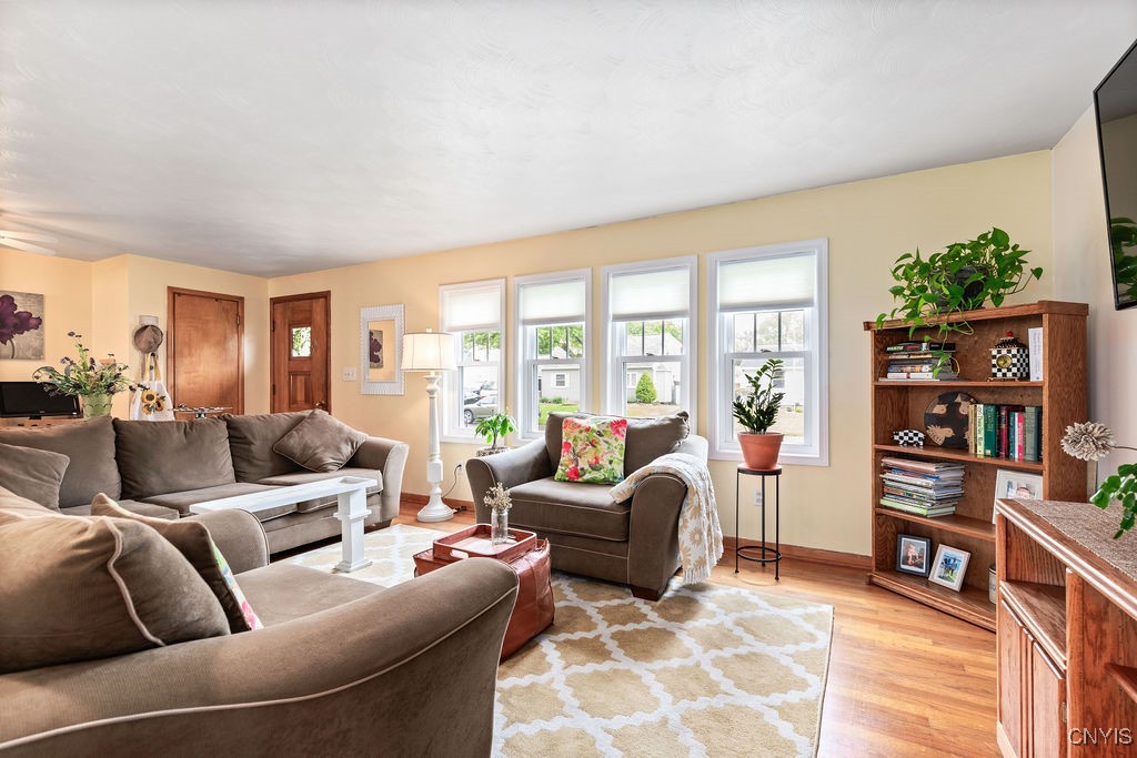 118 Lawdon Street, Clay, New York image 9